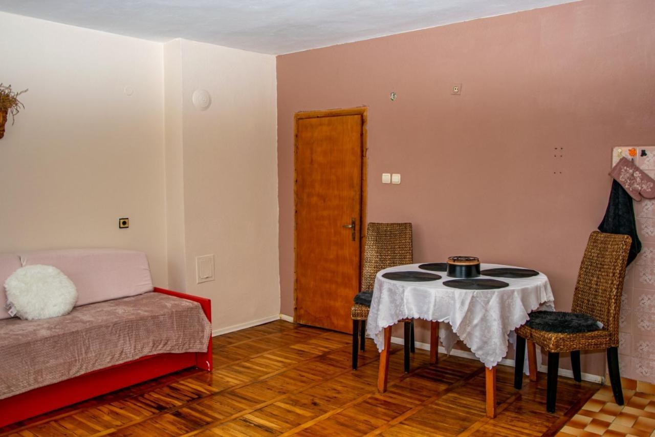 Vilhelmov'S Apartament Lukovit Exteriér fotografie